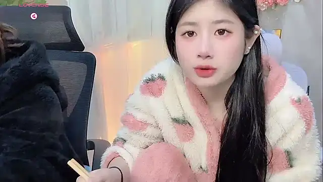 Yvonne-07 online show from December 22, 10:23 am