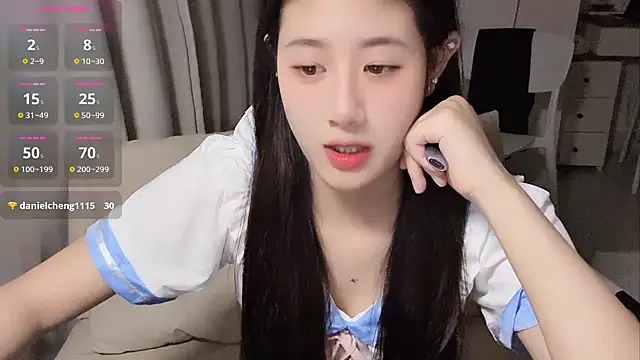 Snapshot of Yvonne-07 chatting on May 17, 4:58 pm Yvonne-07 online show from May 17, 4:58 pm