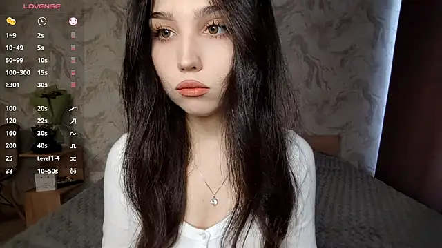 Qwami Amie online show from April 9, 9:26 am