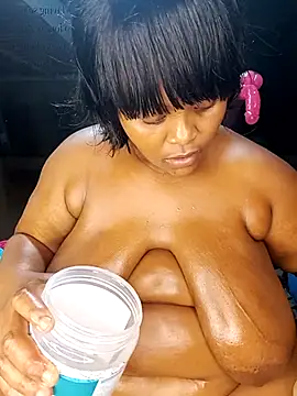 ChoklitBerryXX online show from March 11, 9:21 pm