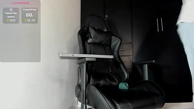 Liam Mateo online show from January 14, 11:20 pm