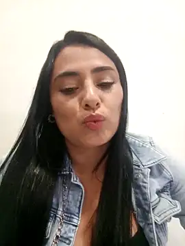 sara nina online show from December 20, 12:40 am