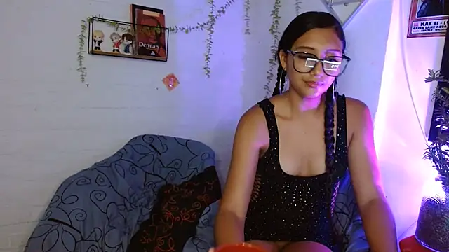 Snapshot of SweetEmxxx chatting on June 14, 1:14 am SweetEmxxx online show from June 14, 1:14 am