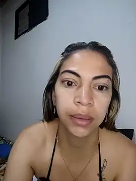 Evangeline Bonnet online show from February 4, 11:05 am