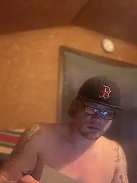 Snapshot of Ldnick69 chatting on February 23, 9:12 pm Ldnick69 online show from February 23, 9:12 pm