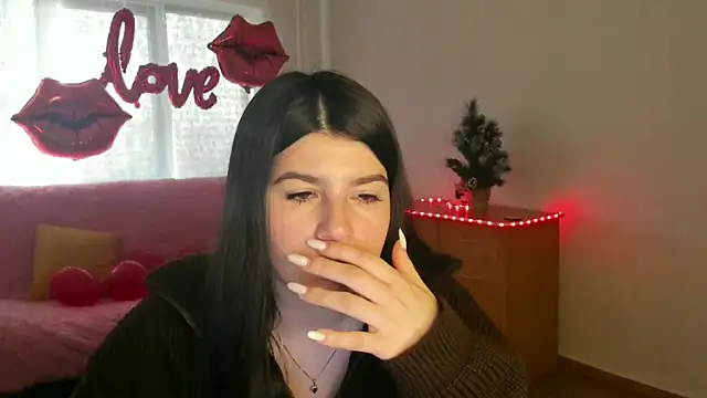 KisaModel online show from March 1, 8:05 am