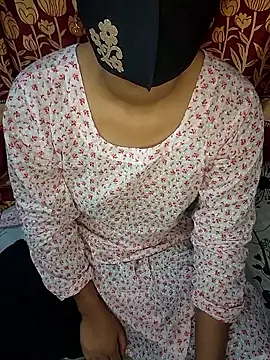 Snapshot of mira_queen1 chatting on December 20, 4:14 pm mira queen1 online show from December 20, 4:14 pm