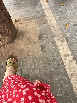 qwe522522 online show from April 16, 7:09 am