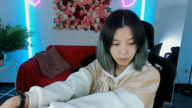SirenMystiq online show from May 5, 7:22 pm