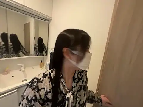 Snapshot of Gokujyo-Namanaka chatting on February 10, 7:34 am Gokujyo-Namanaka online show from February 10, 7:34 am