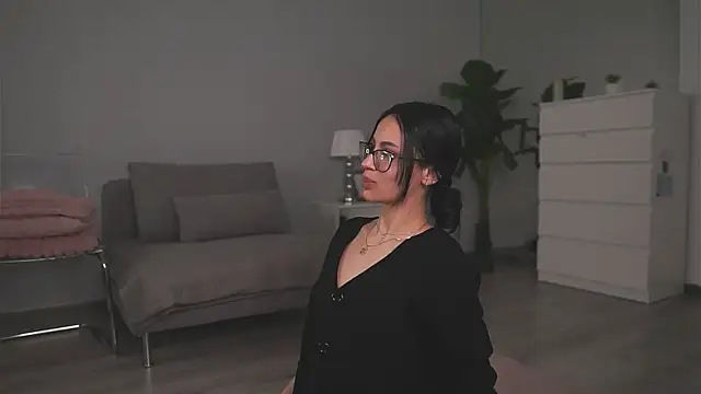 ValexieLux online show from April 26, 10:46 am