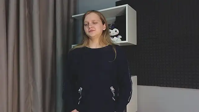 Snapshot of HazeElariel chatting on March 16, 2:43 pm HazeElariel online show from March 16, 2:43 pm