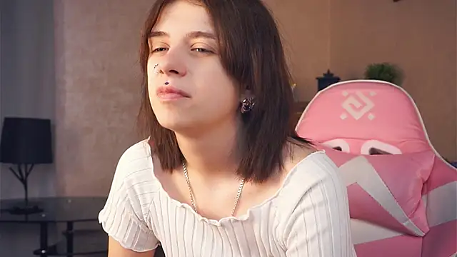 IleanaPishko online show from January 9, 8:06 am