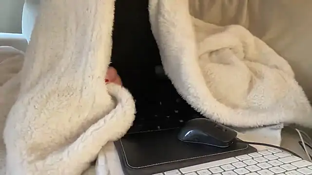 ijustturned18today online show from December 18, 10:43 am