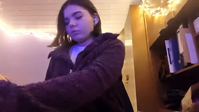 Mona Slearys online show from January 13, 11:10 pm