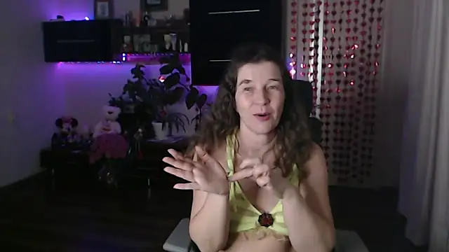 Snapshot of SofiaBoone chatting on February 19, 7:21 pm SofiaBoone online show from February 19, 7:21 pm