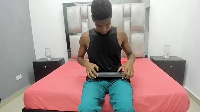 Snapshot of khris__evans chatting on April 10, 11:26 am khris evans online show from April 10, 11:26 am