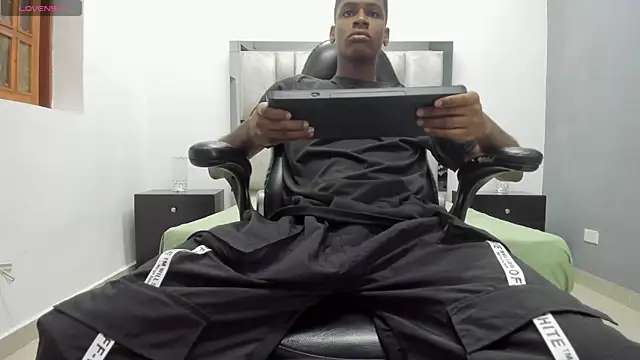 Snapshot of khris__evans chatting on April 24, 11:01 am khris evans online show from April 24, 11:01 am