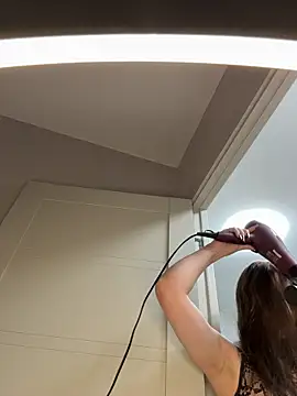 LucieBliss online show from December 18, 12:33 pm