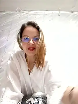 NikkyNatural online show from December 16, 9:09 pm