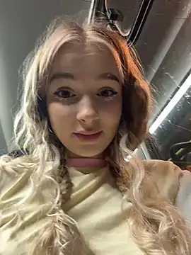 -teenytiny- online show from December 19, 3:52 pm