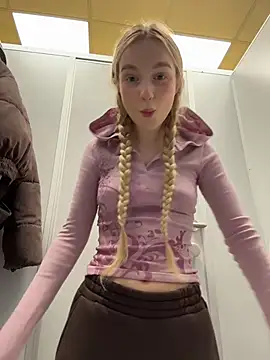 -teenytiny- online show from February 12, 4:24 pm