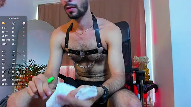  YOURHERO online show from April 16, 5:25 pm