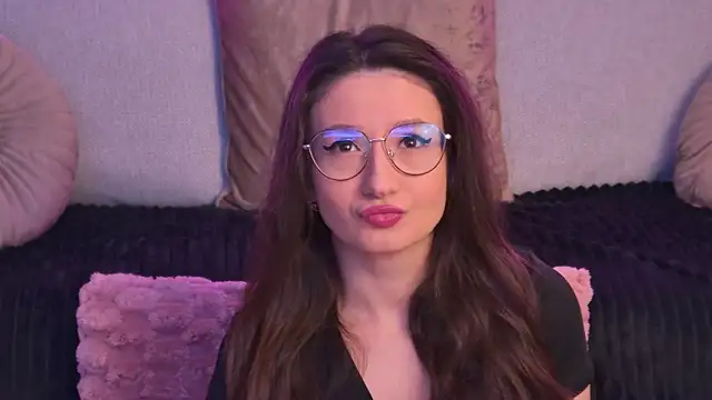 Snapshot of TheaMalekoo chatting on January 12, 7:35 am TheaMalekoo online show from January 12, 7:35 am