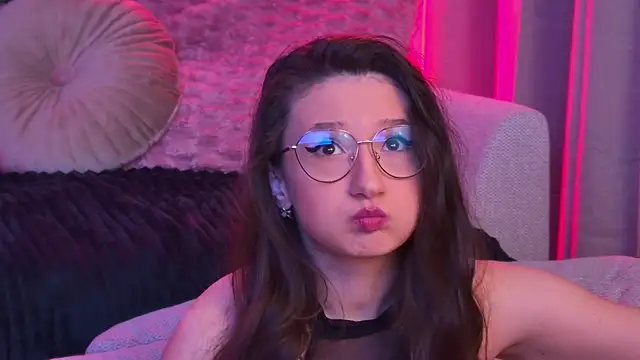 TheaMalekoo online show from February 8, 7:56 am