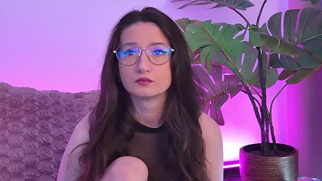 TheaMalekoo online show from April 23, 6:58 am