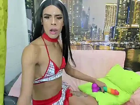 Snapshot of estefani_robles chatting on December 20, 11:23 pm estefani robles online show from December 20, 11:23 pm