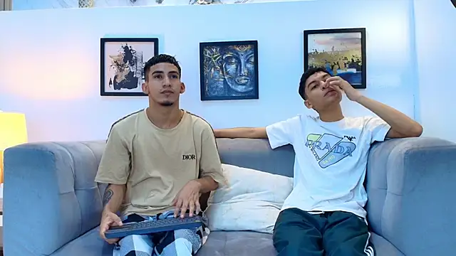 HORNY PRETTY online show from April 12, 7:19 pm