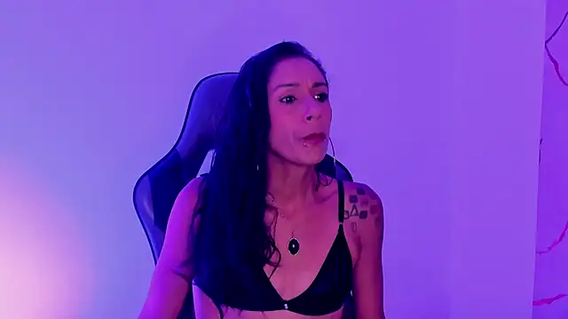 Snapshot of Maya_Storm_ chatting on January 17, 7:28 pm Maya Storm online show from January 17, 7:28 pm