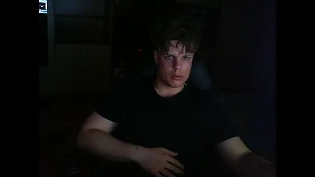 GymGuy0505 online show from March 2, 11:22 pm