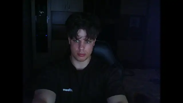 GymGuy0505 online show from April 26, 9:23 pm