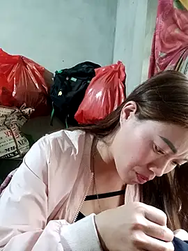 little-effy online show from March 8, 2:04 am