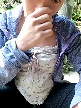 little-effy online show from June 23, 10:02 am