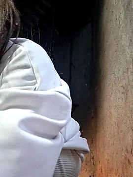 Snapshot of jikey- chatting on February 28, 11:11 am jikey- online show from February 28, 11:11 am