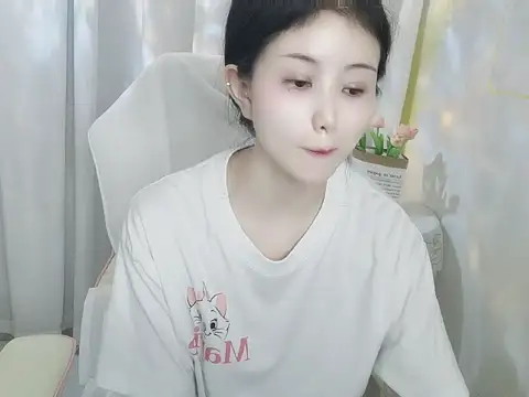 Snapshot of Fish_136 chatting on July 16, 12:55 pm Fish 136 online show from July 16, 12:55 pm