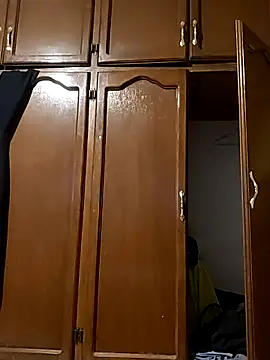 Snapshot of Roberto772 chatting on February 23, 11:02 pm Roberto772 online show from February 23, 11:02 pm