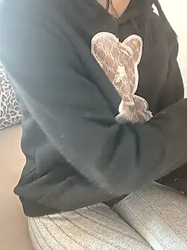 tenifer online show from December 19, 9:49 am