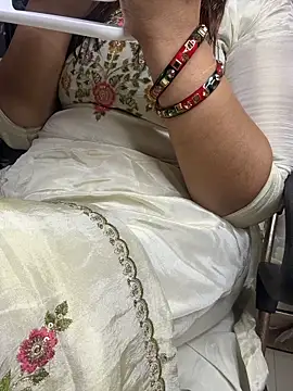 butterflyslay online show from February 13, 7:37 am