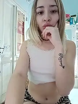 soylulita07 online show from April 4, 8:50 pm