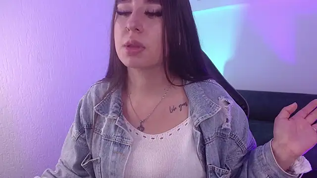 Snapshot of Cherylloviing_ chatting on December 19, 12:01 pm Cherylloviing online show from December 19, 12:01 pm