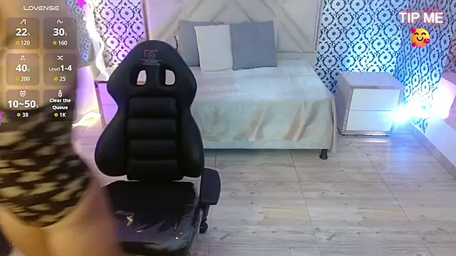 Auurora tay online show from January 10, 11:56 am