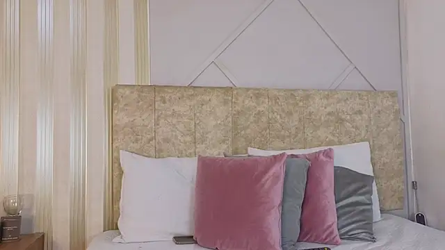 amber  moon  online show from December 20, 12:12 pm