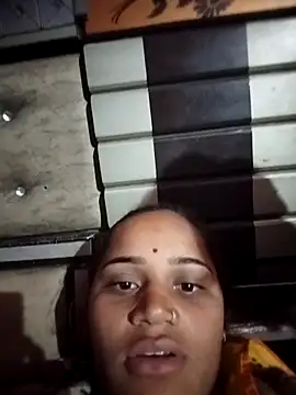 Snapshot of Aaisha_01 chatting on December 18, 4:57 pm Aaisha 01 online show from December 18, 4:57 pm