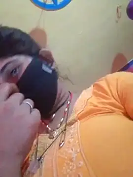 Snapshot of Aaisha_01 chatting on January 17, 11:26 am Aaisha 01 online show from January 17, 11:26 am