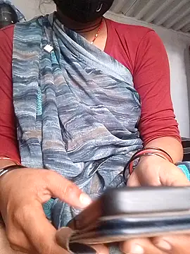 Snapshot of Aaisha_01 chatting on February 13, 9:49 am Aaisha 01 online show from February 13, 9:49 am