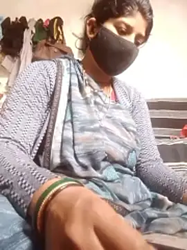 Snapshot of Aaisha_01 chatting on February 26, 4:44 am Aaisha 01 online show from February 26, 4:44 am